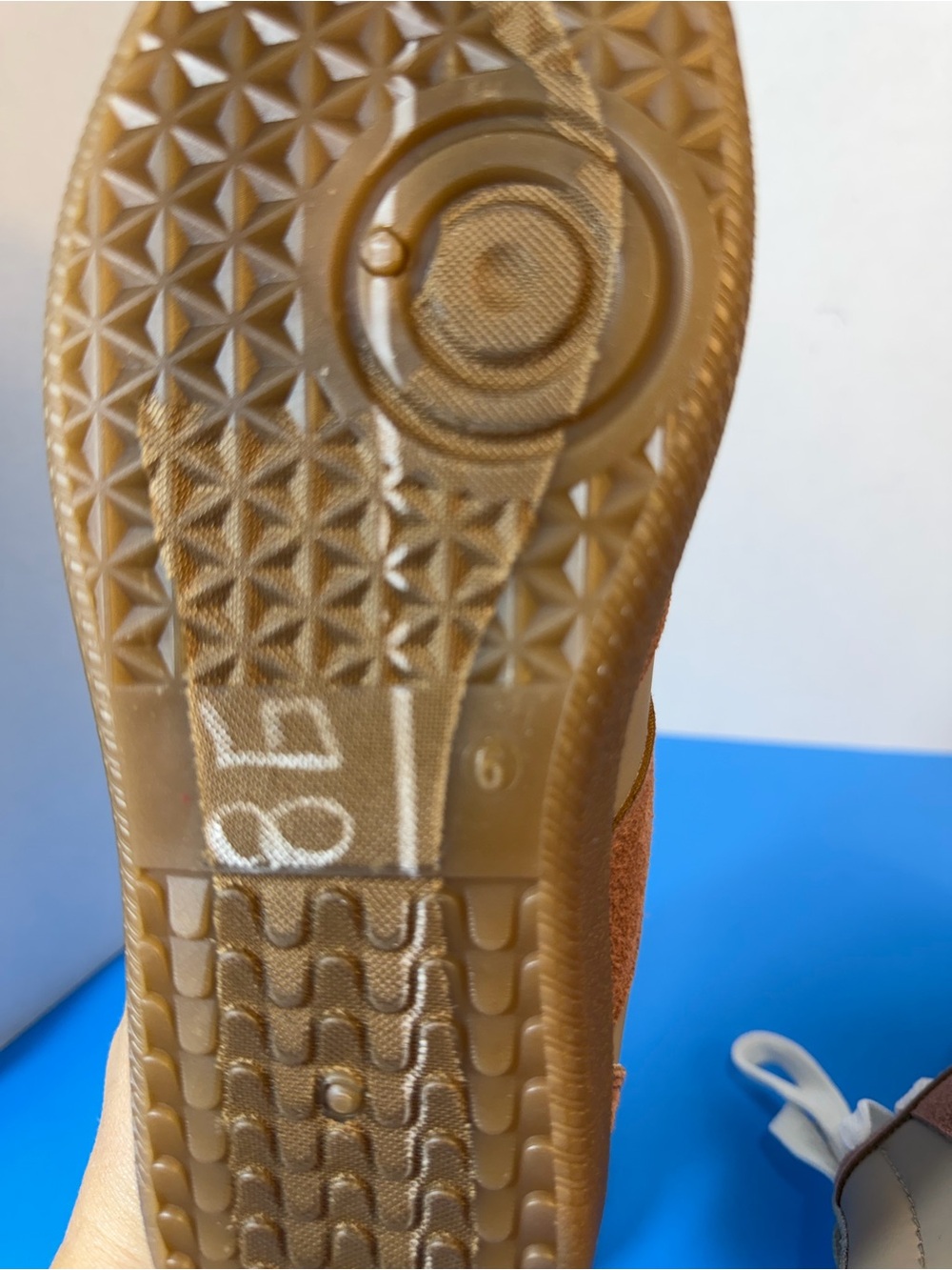 Casual Brown Sneakers with White Laces - Picture 6 of 9